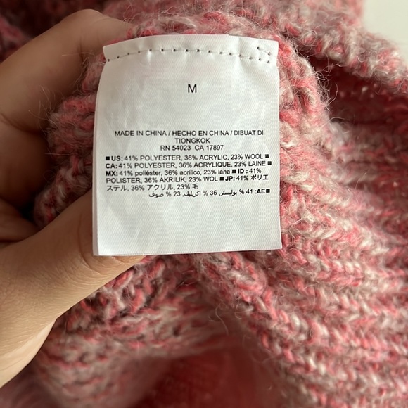 NWOT Old Navy Sweater - Picture 4 of 8